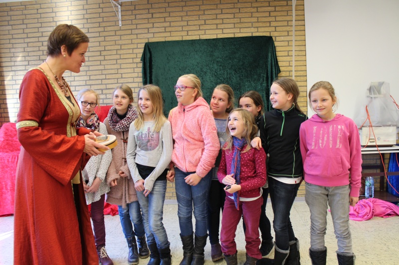 Leseförderung: Märchenerzählerin